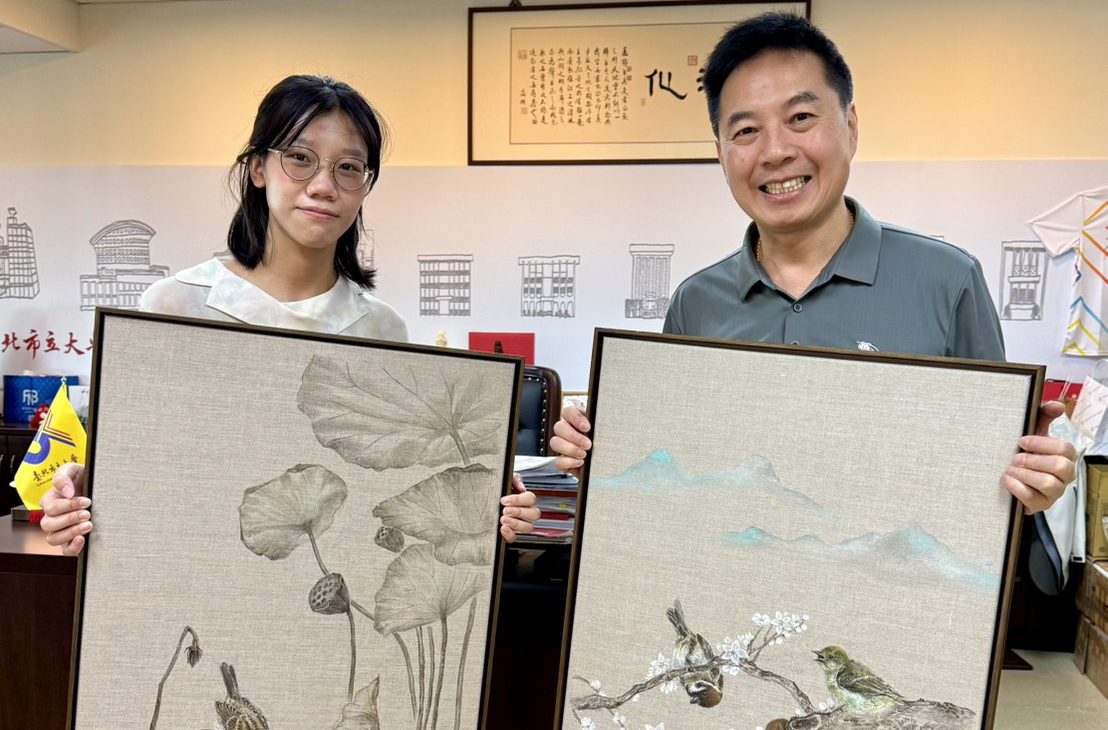 本系鄭乃瑄同學畢業展作品感動觀者,獲收藏肯定